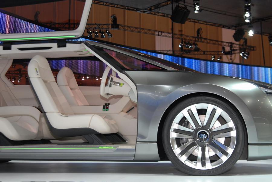  Subaru Hybrid Tourer Concept 2009 года  (фото 52 из 86)